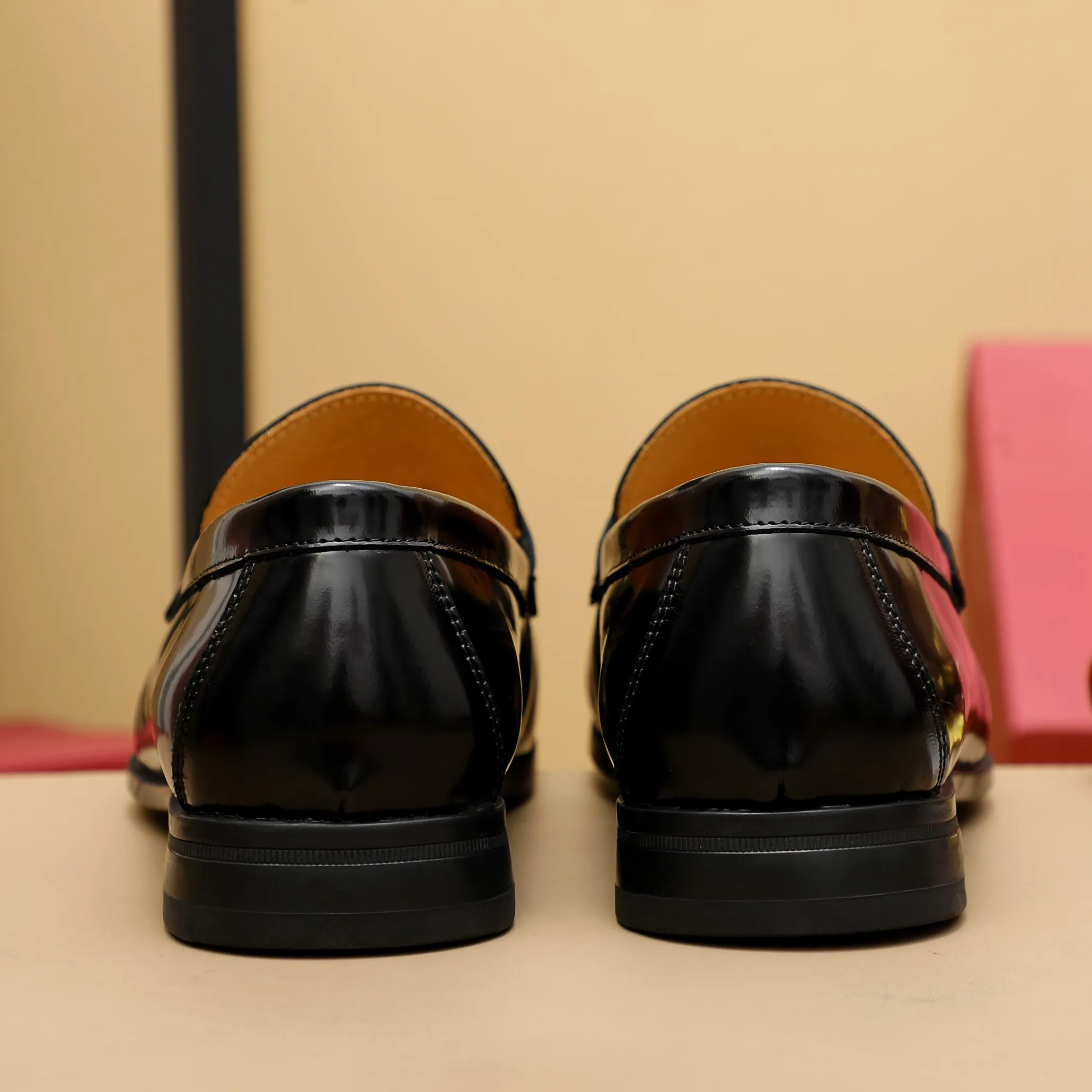 Men's clothing and shoes 💰460 🔥Ferragamo's new men's casual slip-on shoes🇨🇳Official website original 1:1 mold opening, original quality💯Fine workmanship, high-end luxury☘The upper is made of imported Italian first-layer cowhide🌴Luxury🐂leather lining🍓Rubber wear-resistant and non-slip outsole, breathable and comfortable to wear🍍The first choice for high-end men, black, size 38-45